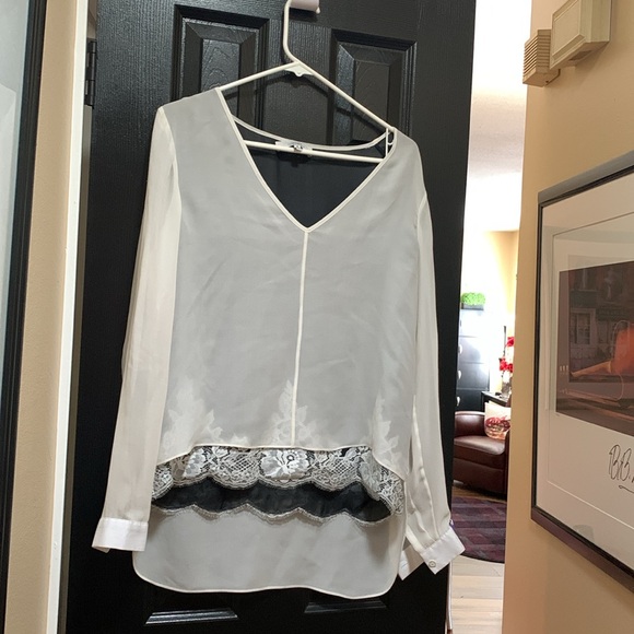 ROBERT RODRIGUEZ CHIFFON V NECK BLOUSE. SIZE SMALL good condition. - Picture 2 of 7